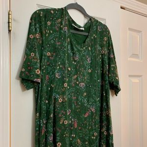 Penningtons in every story short sleeve stretchy floral top